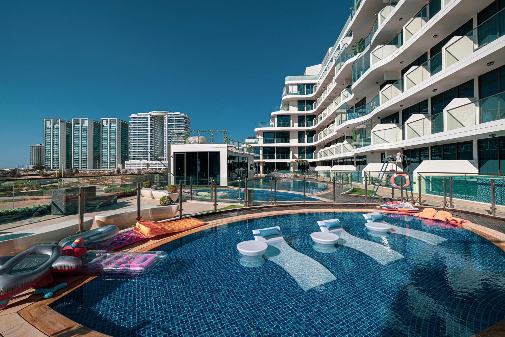 Cozy 2 Bedroom With A Private Pool Apartment Dubai