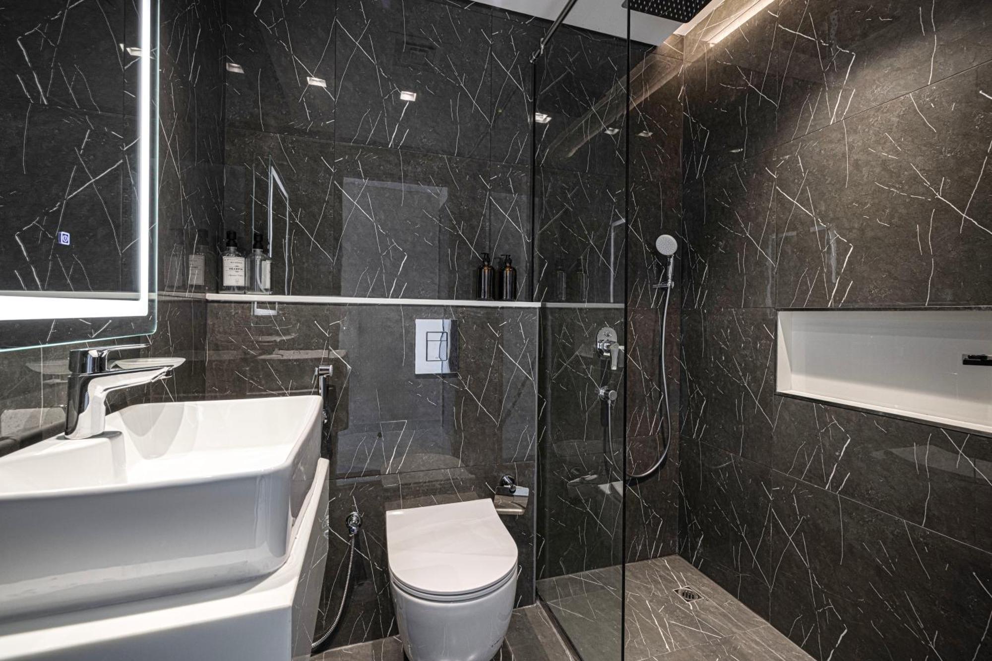 Cozy 2 Bedroom With A Private Pool Dubai