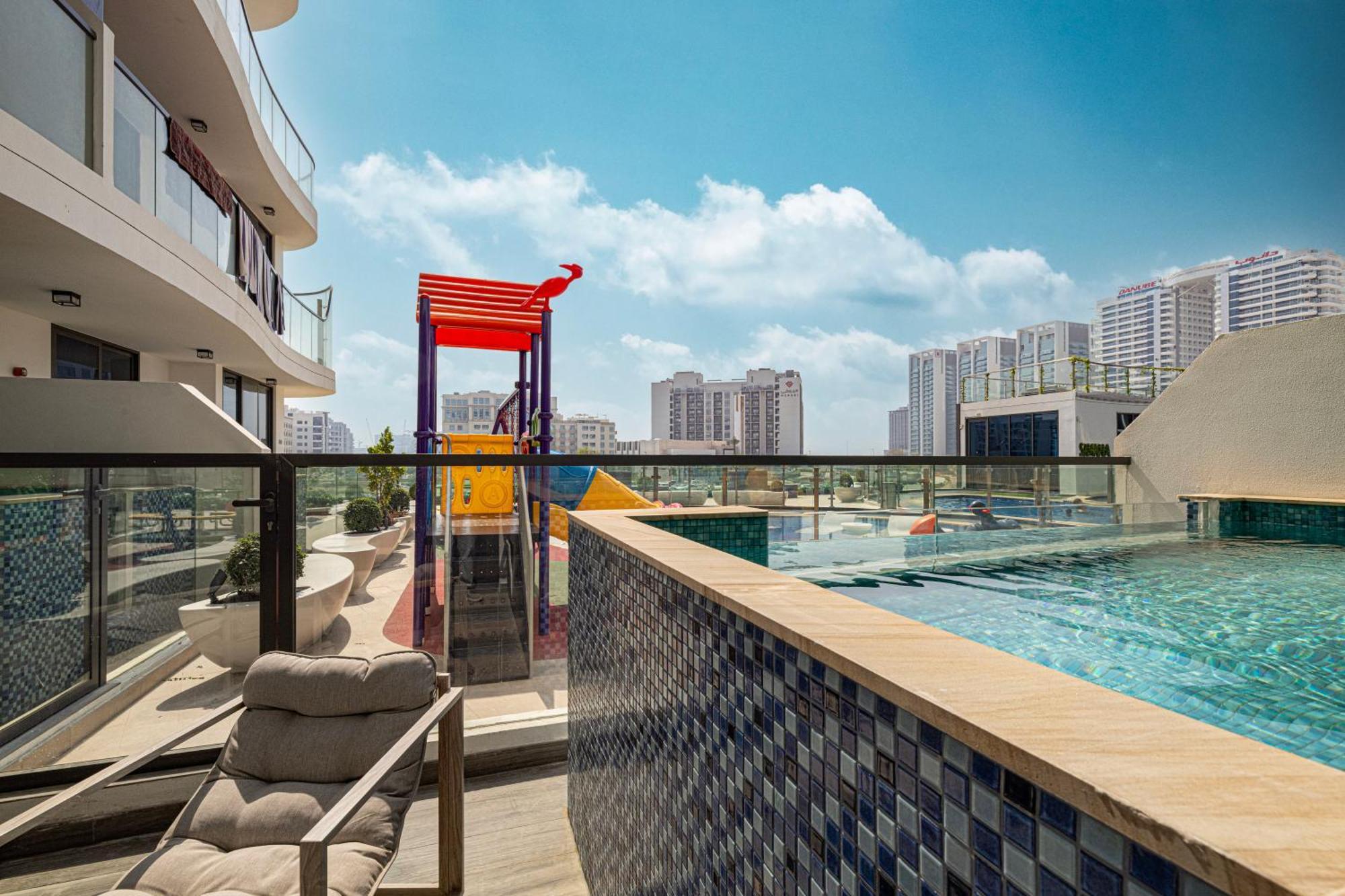 Cozy 2 Bedroom With A Private Pool Dubai